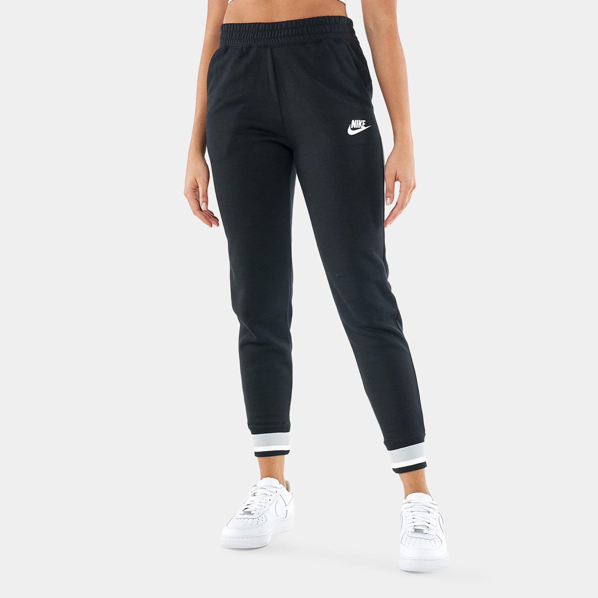 Nike Women s Sportswear Heritage Sweatpants