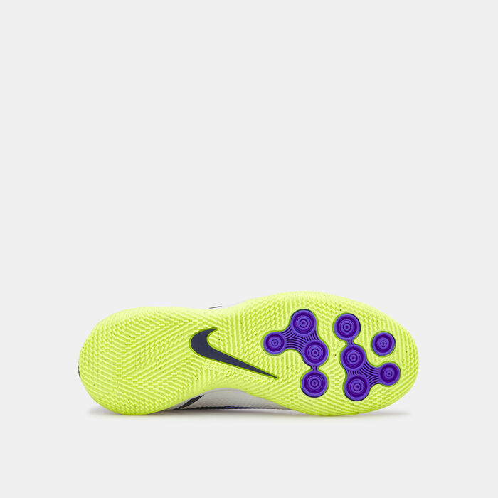 Nike Kids' Phantom GT2 Academy Indoor Court Football Shoe Purple Nike Kids' Phantom GT2 Academy Indoor Court Football Shoe Purple image number 3