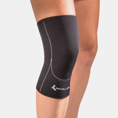 Mueller Closed Patella Knee Sleeve Multi-Color Mueller Closed Patella Knee Sleeve Multi-Color
