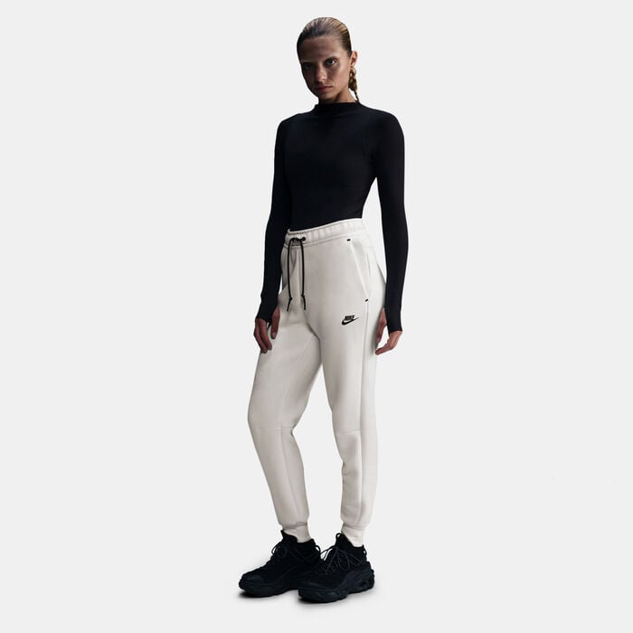 Nike Women's Sportswear Tech Fleece Sweatpants Ivory Nike Women's Sportswear Tech Fleece Sweatpants Ivory image number 2