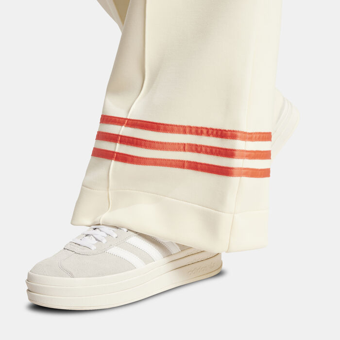 adidas Originals Women's Adicolor Neuclassics Track Pants White adidas Originals Women's Adicolor Neuclassics Track Pants White image number 3