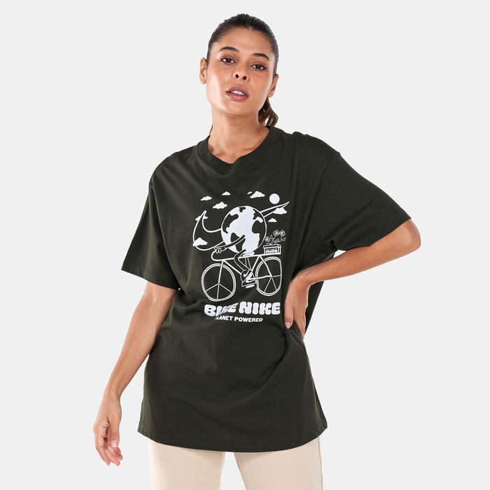Nike Women's Sportswear Earth Day T-Shirt White Nike Women's Sportswear Earth Day T-Shirt White image number 0