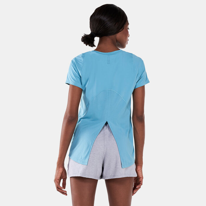 Under Armour Women's UA Iso-Chill Run T-Shirt Blue Under Armour Women's UA Iso-Chill Run T-Shirt Blue image number 1