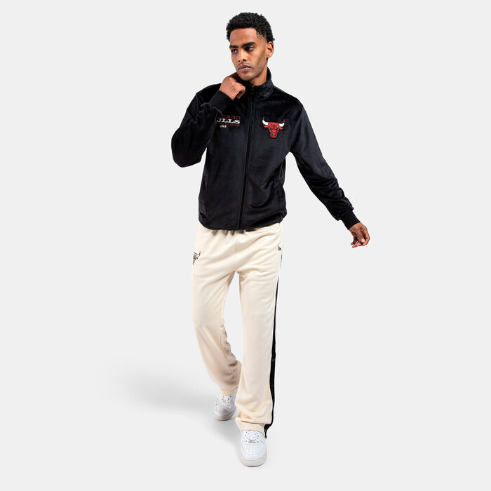 New Era Men's NBA Chicago Bulls Lifestyle Velour Full-Zip Track Jacket Black New Era Men's NBA Chicago Bulls Lifestyle Velour Full-Zip Track Jacket Black image number 2