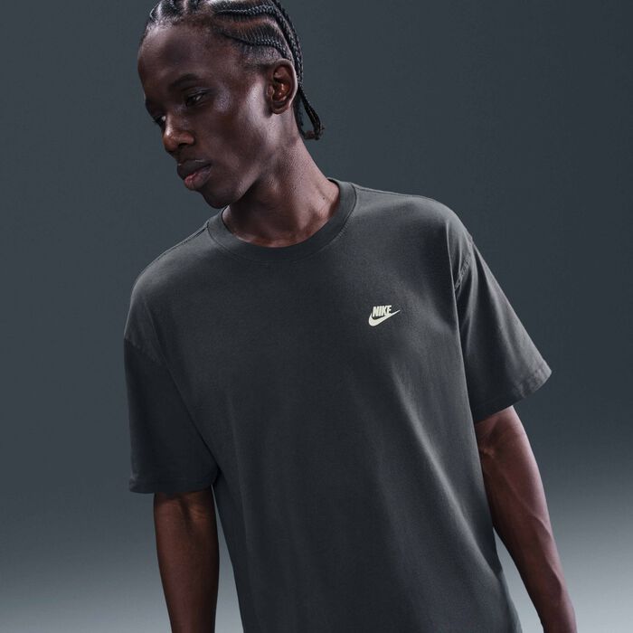 Nike Men's Max90 Basketball Graphic T-Shirt Grey Nike Men's Max90 Basketball Graphic T-Shirt Grey image number 0