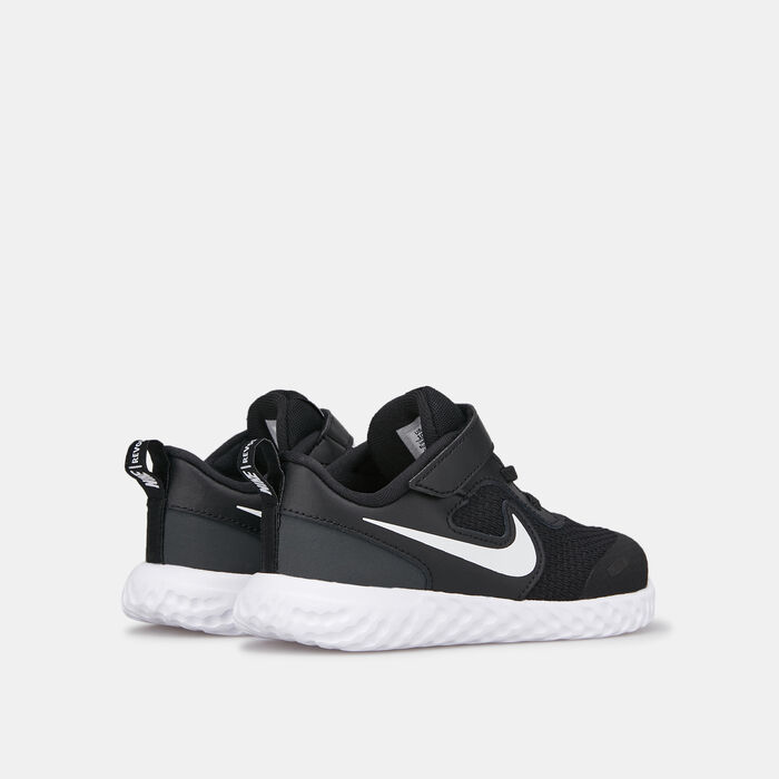 Nike Kids' Revolution 5 Shoe (Baby and Toddler) Black Nike Kids' Revolution 5 Shoe (Baby and Toddler) Black image number 2