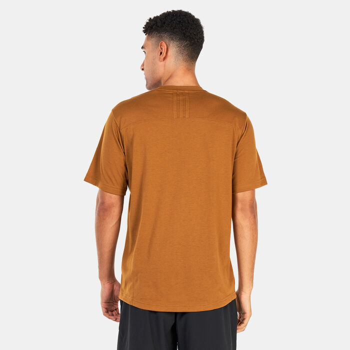 adidas Men's Yoga Base Training T-Shirt Brown adidas Men's Yoga Base Training T-Shirt Brown image number 1