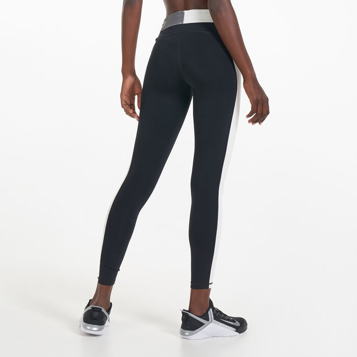 Buy Nike Women's Pro Leggings Black in KSA -SSS
