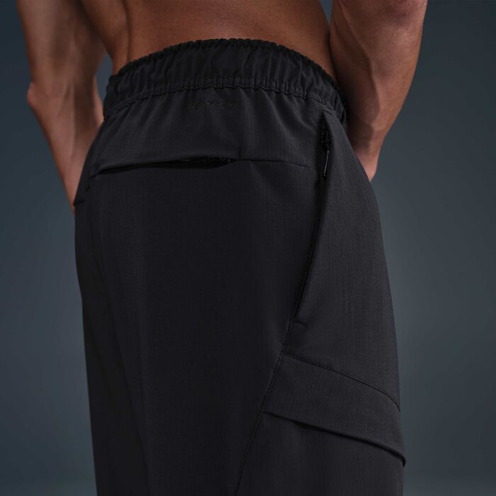 Nike Men's Unlimited Dri-FIT Versatile Cargo Pants Black Nike Men's Unlimited Dri-FIT Versatile Cargo Pants Black image number 2