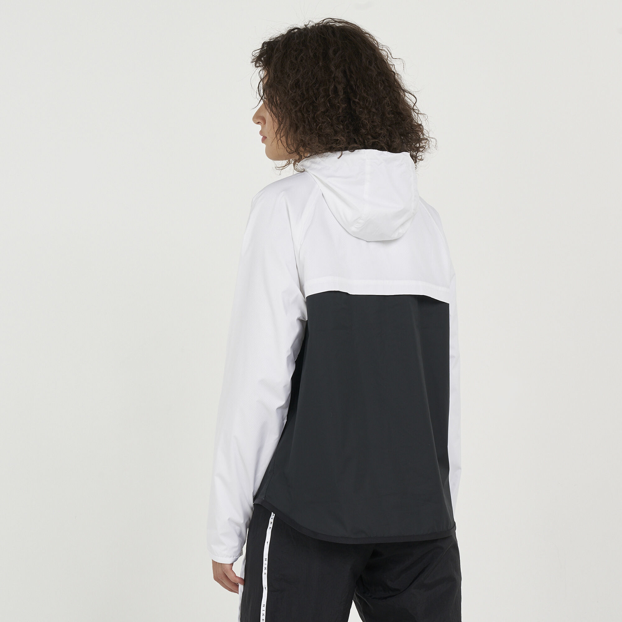 Buy Nike Women s Sportswear Windrunner Jacket White in KSA SSS