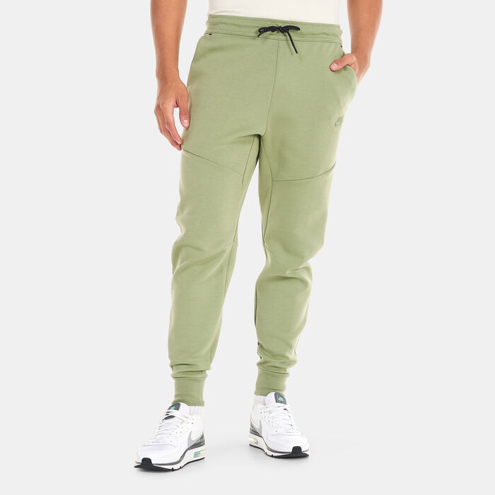 Nike Men's Tech Fleece Graphic Joggers Green image number 0