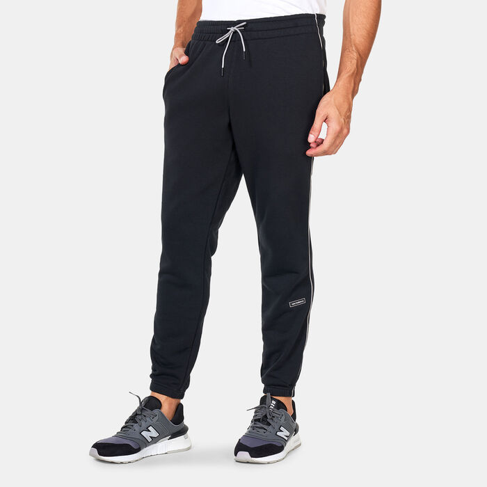 New Balance Men's Essentials Winter Sweatpants Black New Balance Men's Essentials Winter Sweatpants Black image number 0