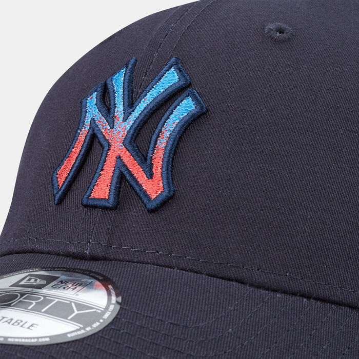 New Era Men's Gradient New York Yankees Logo 9FORTY Cap Blue New Era Men's Gradient New York Yankees Logo 9FORTY Cap Blue image number 2