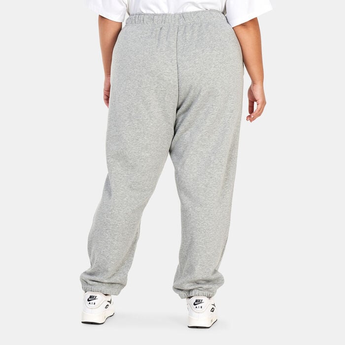 Nike Women's Sportswear Club Fleece Mid-Rise Oversized Track Pants (Plus Size) Grey Nike Women's Sportswear Club Fleece Mid-Rise Oversized Track Pants (Plus Size) Grey image number 1