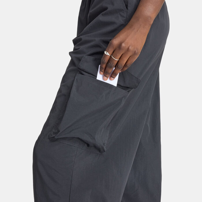 New Balance Women's Seasonal Cargo Pants Black New Balance Women's Seasonal Cargo Pants Black image number 4