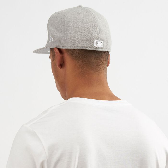 New Era Men’s MLB League Basic New York Yankees 59FIFTY Cap Grey New Era Men’s MLB League Basic New York Yankees 59FIFTY Cap Grey image number 1