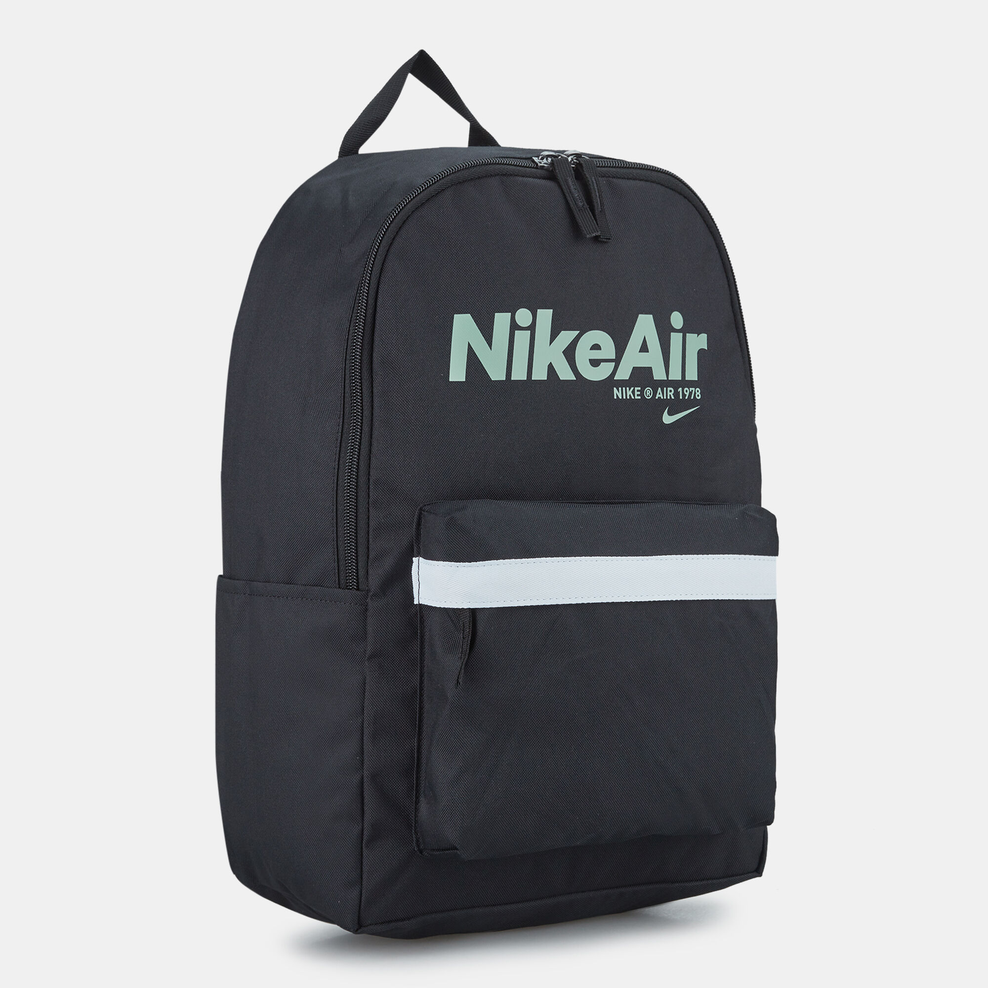 Nike air heritage 2.0 best sale graphic backpack