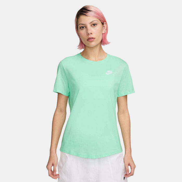 Nike Women's Sportswear Club Essentials T-Shirt Green Nike Women's Sportswear Club Essentials T-Shirt Green image number 0