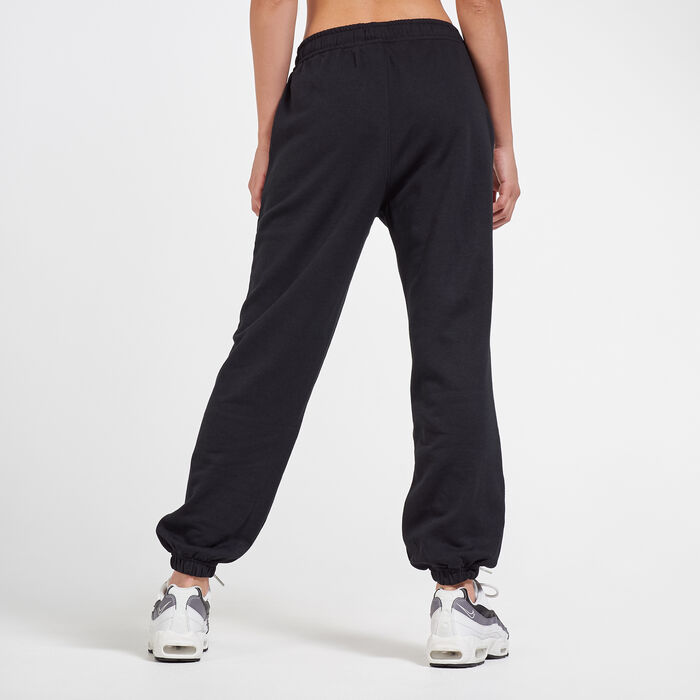 Buy Nike Women's Sportswear Fleece Varsity Joggers Black in KSA -SSS