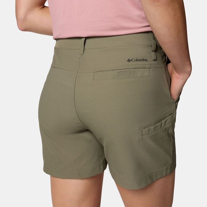 Columbia Women's Leslie Falls Hiking Shorts Green image number 4