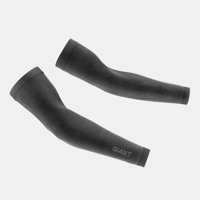 Giant Seamless UV Arm Cooler Sleeve Black Giant Seamless UV Arm Cooler Sleeve Black image number 0