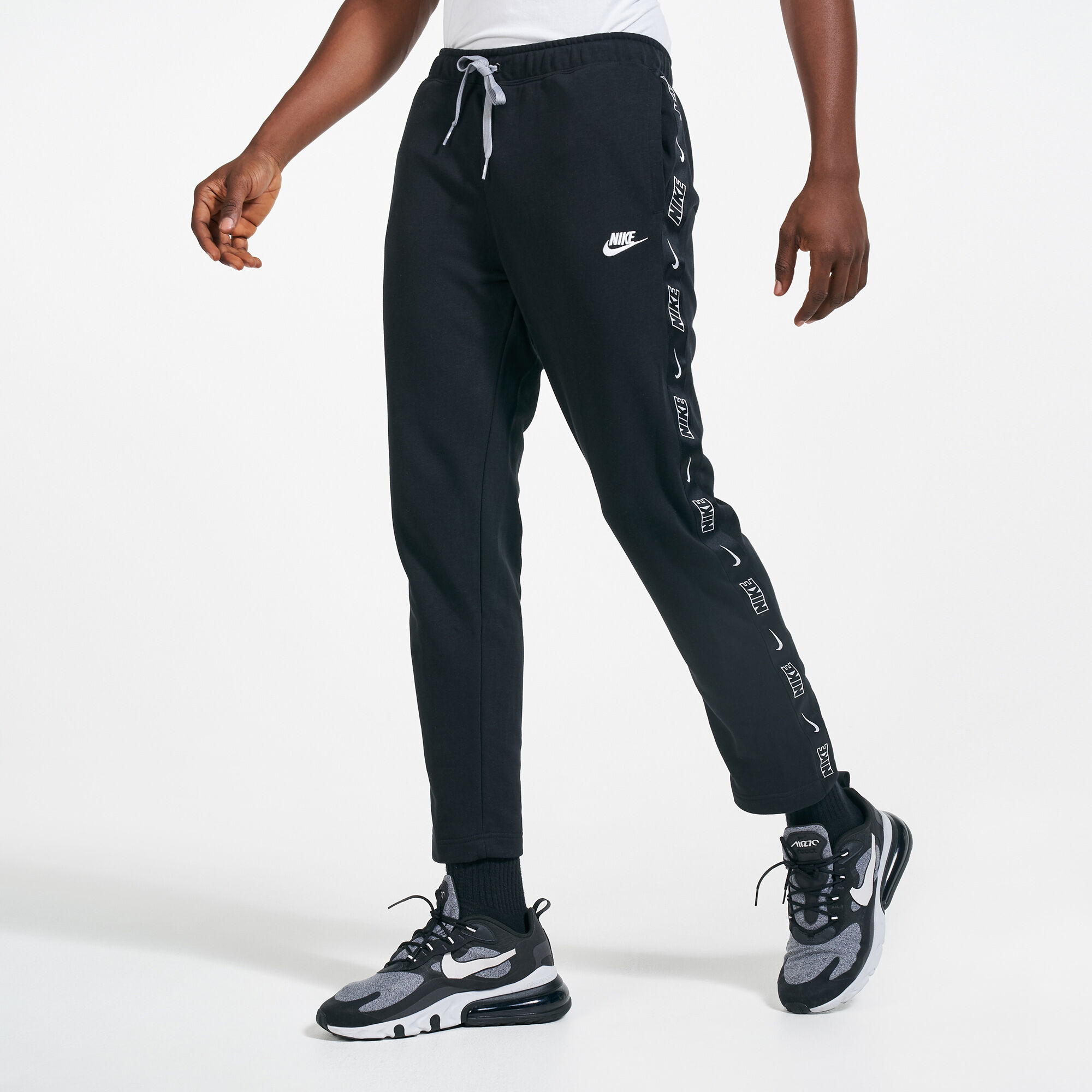 Nike sweatpants logo 2025 down the side