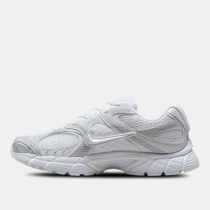 Nike Women's V5 RNR Shoes White image number 2