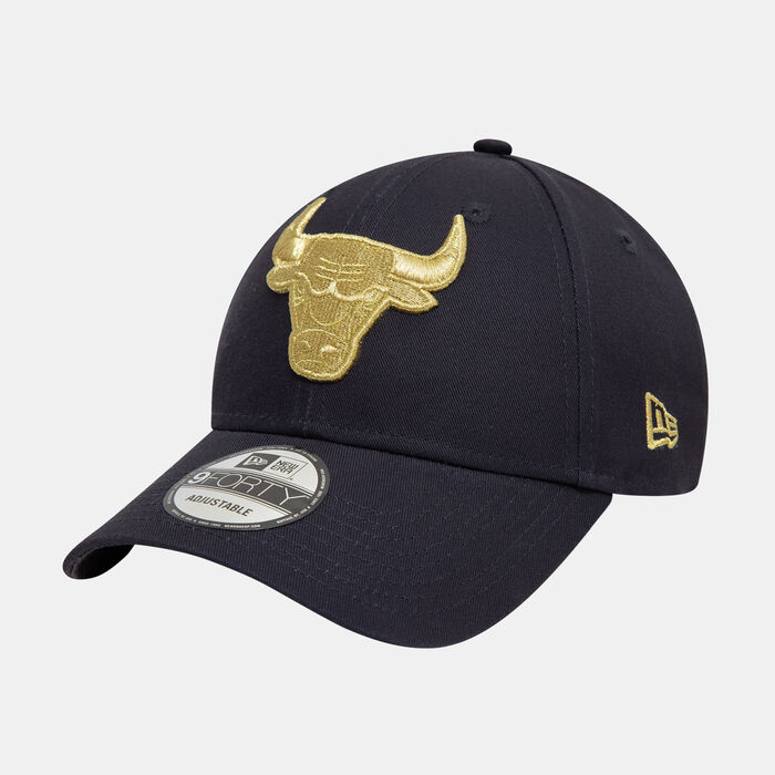 New Era Men's NBA Chicago Bulls Metallic Badge 9FORTY Cap Blue New Era Men's NBA Chicago Bulls Metallic Badge 9FORTY Cap Blue image number 0