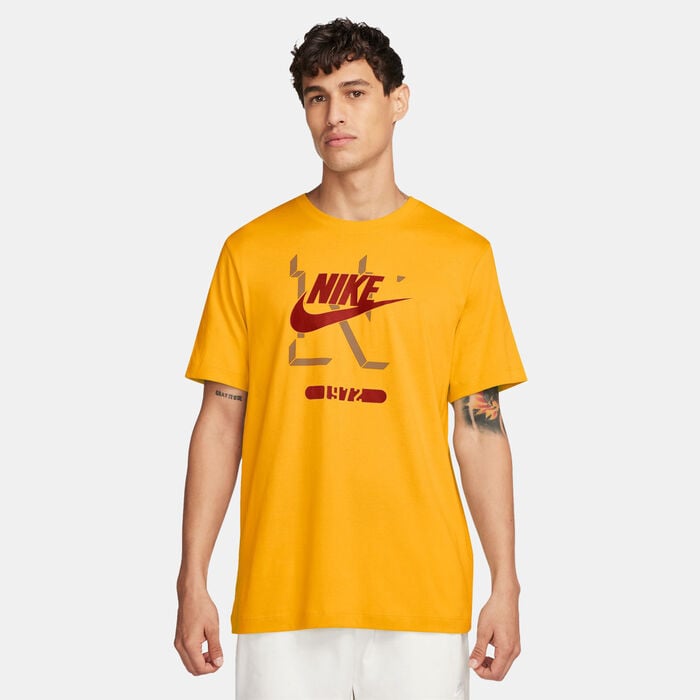 Nike Men's Sportswear T-Shirt yellow Nike Men's Sportswear T-Shirt yellow image number 0