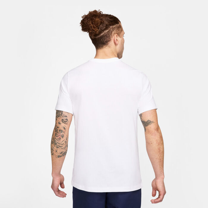 Nike Men's Chelsea Crest T-Shirt White Nike Men's Chelsea Crest T-Shirt White image number 1