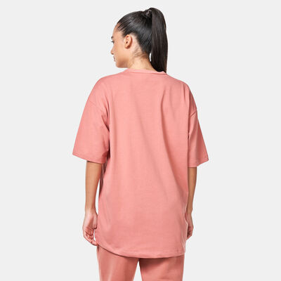 The Giving Movement Printed Logo T-Shirt Pink