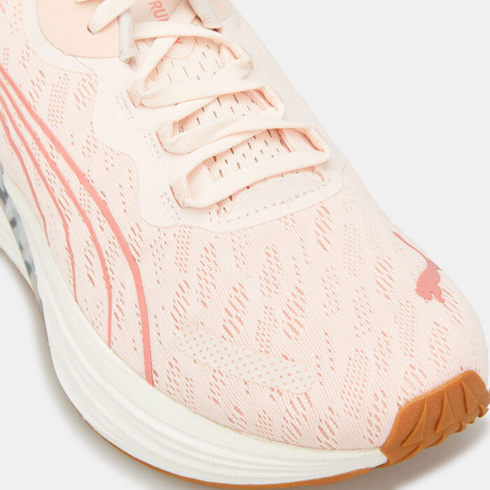 PUMA Women's x Maggie Stephenson Run XX NITRO Running Shoe Pink PUMA Women's x Maggie Stephenson Run XX NITRO Running Shoe Pink image number 4