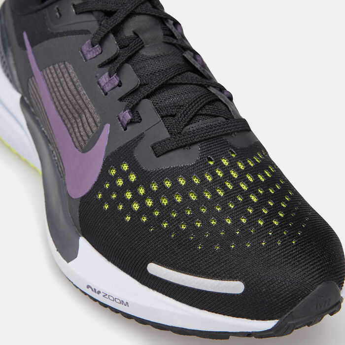 Nike Women's Air Zoom Vomero 15 Shoe Black image number 4