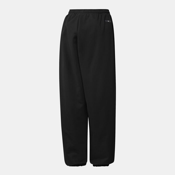 adidas Originals Women's ESS Joggers Black adidas Originals Women's ESS Joggers Black image number 1