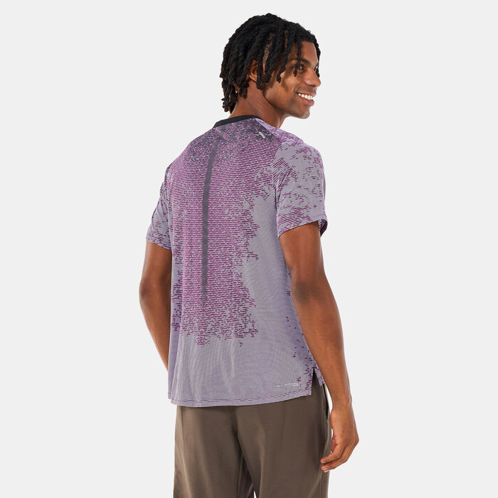 Nike Men's Dri-FIT ADV Run Division TechKnit T-Shirt Nike Men's Dri-FIT ADV Run Division TechKnit T-Shirt image number 1