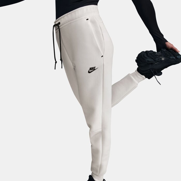 Nike Women's Sportswear Tech Fleece Sweatpants Ivory Nike Women's Sportswear Tech Fleece Sweatpants Ivory image number 0