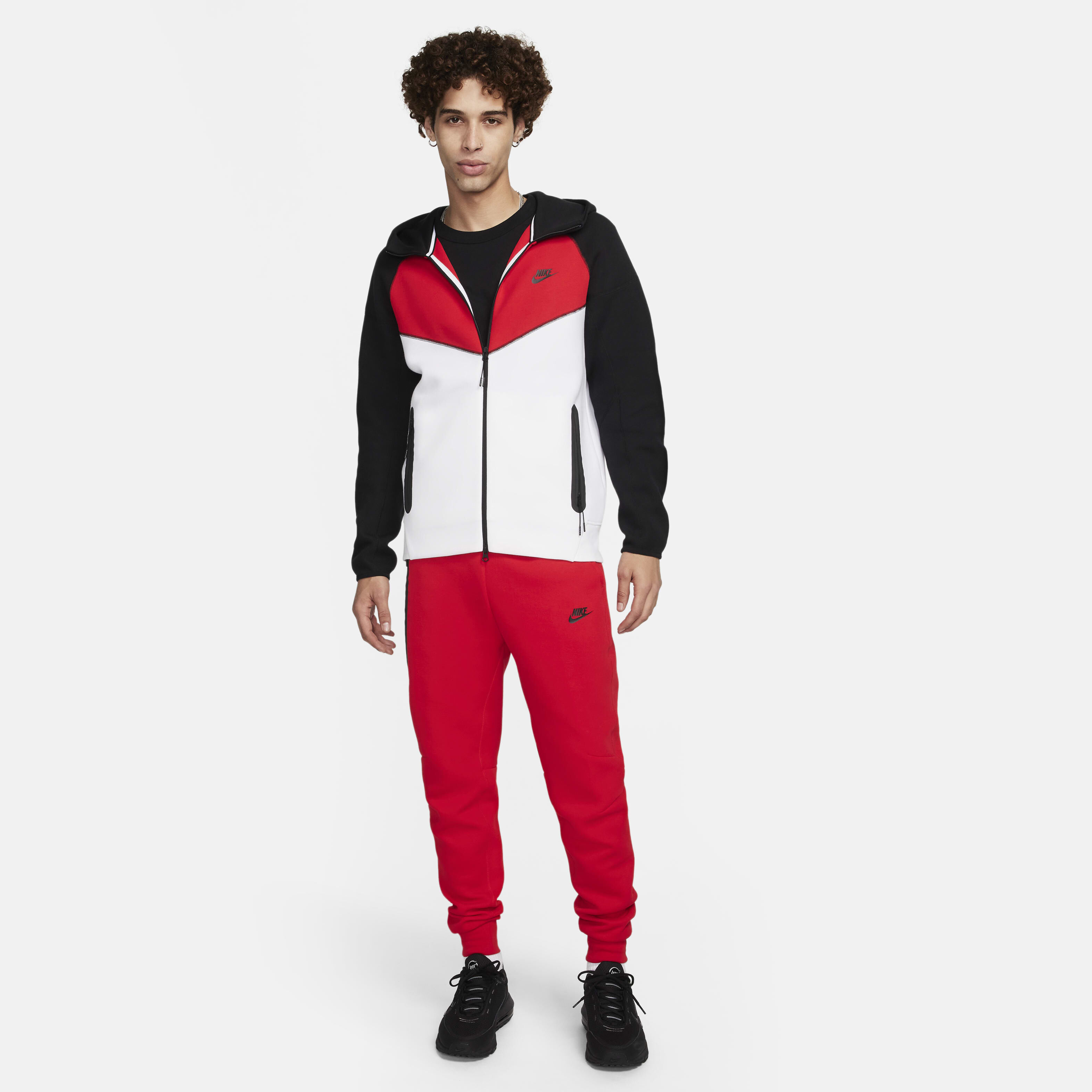 Nike mens red joggers online