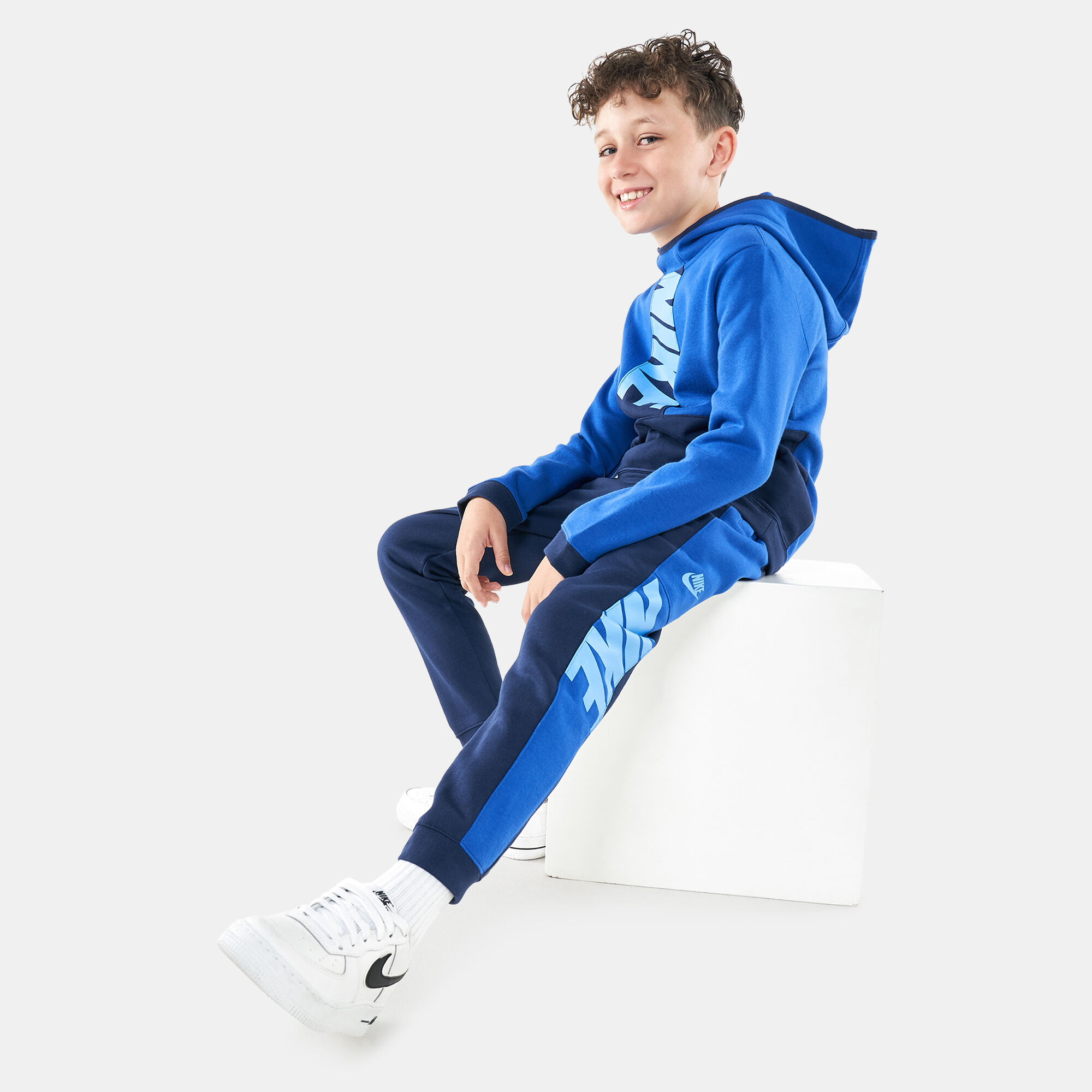 Buy Nike Kids Sportswear Amplify Hybrid Joggers Blue in KSA SSS