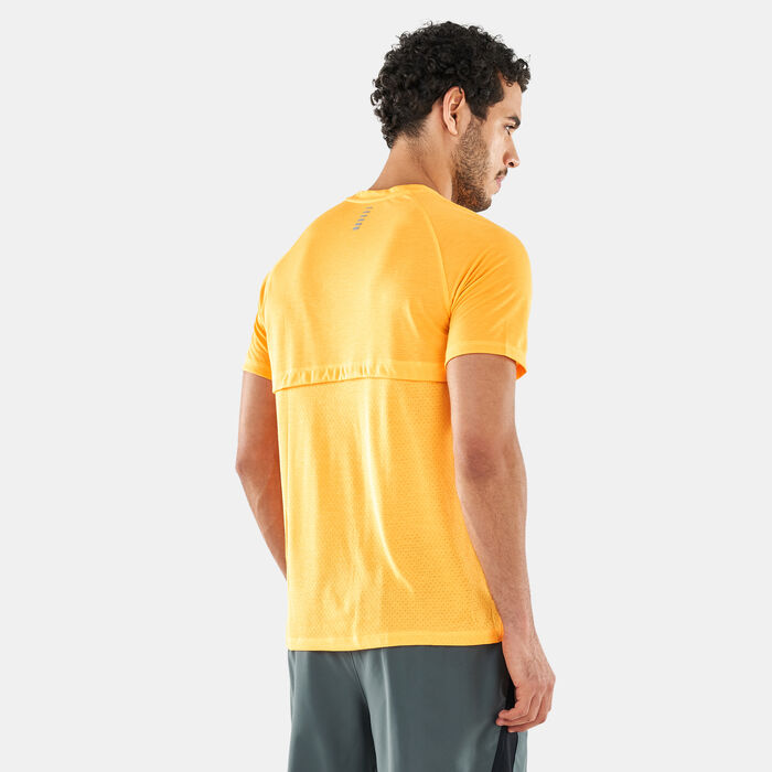 Men's UA Streaker Run T-Shirt Men's UA Streaker Run T-Shirt image number 1