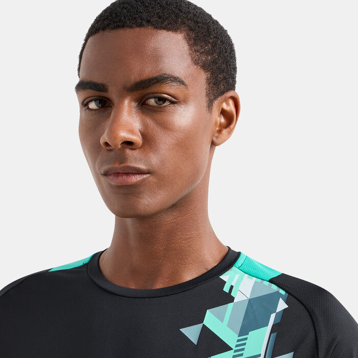 EA7 Emporio Armani Men's Ventus7 Top Performer T-Shirt Black EA7 Emporio Armani Men's Ventus7 Top Performer T-Shirt Black image number 3