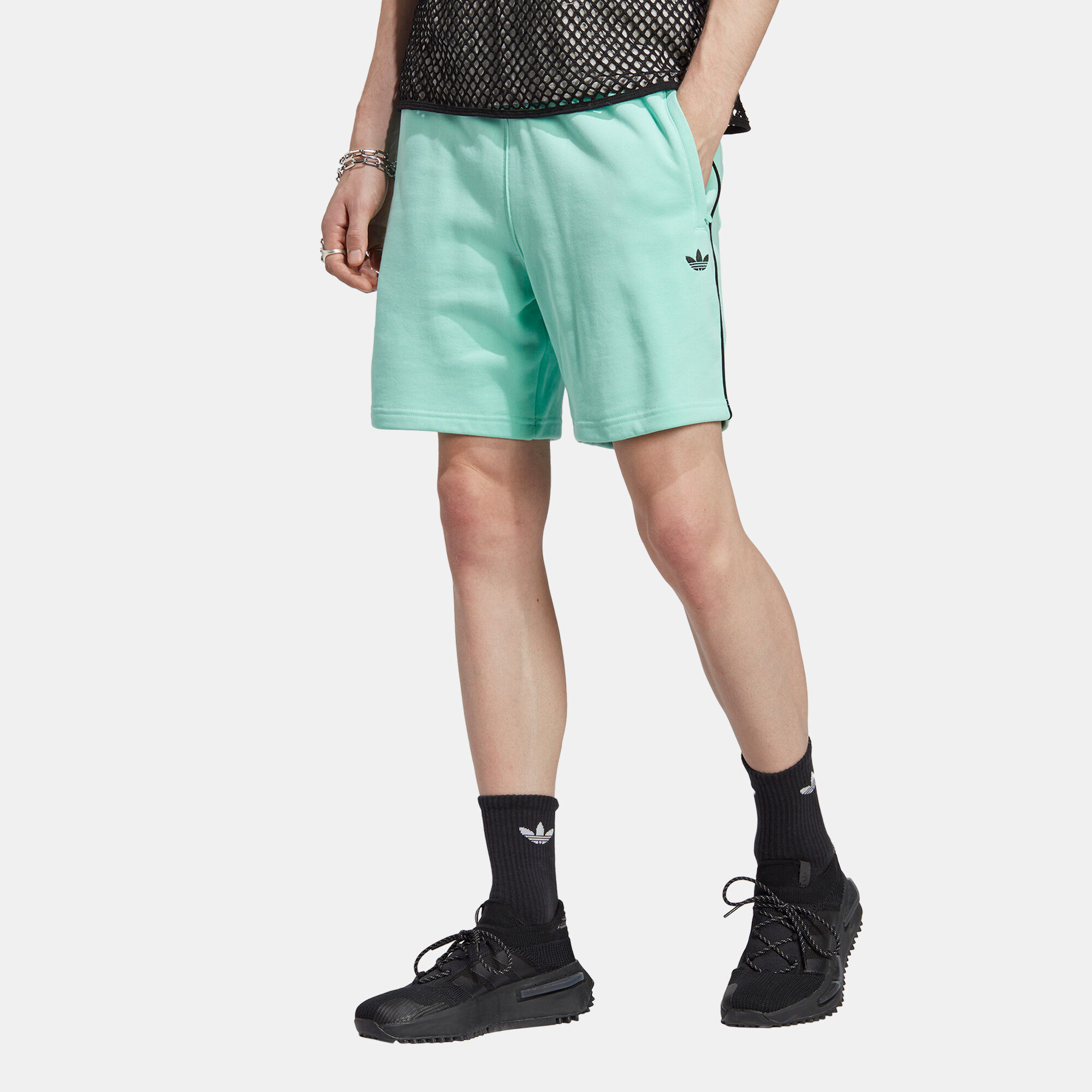 Buy adidas Originals Men's Adicolor Seasonal Archive Shorts Green in KSA  -SSS