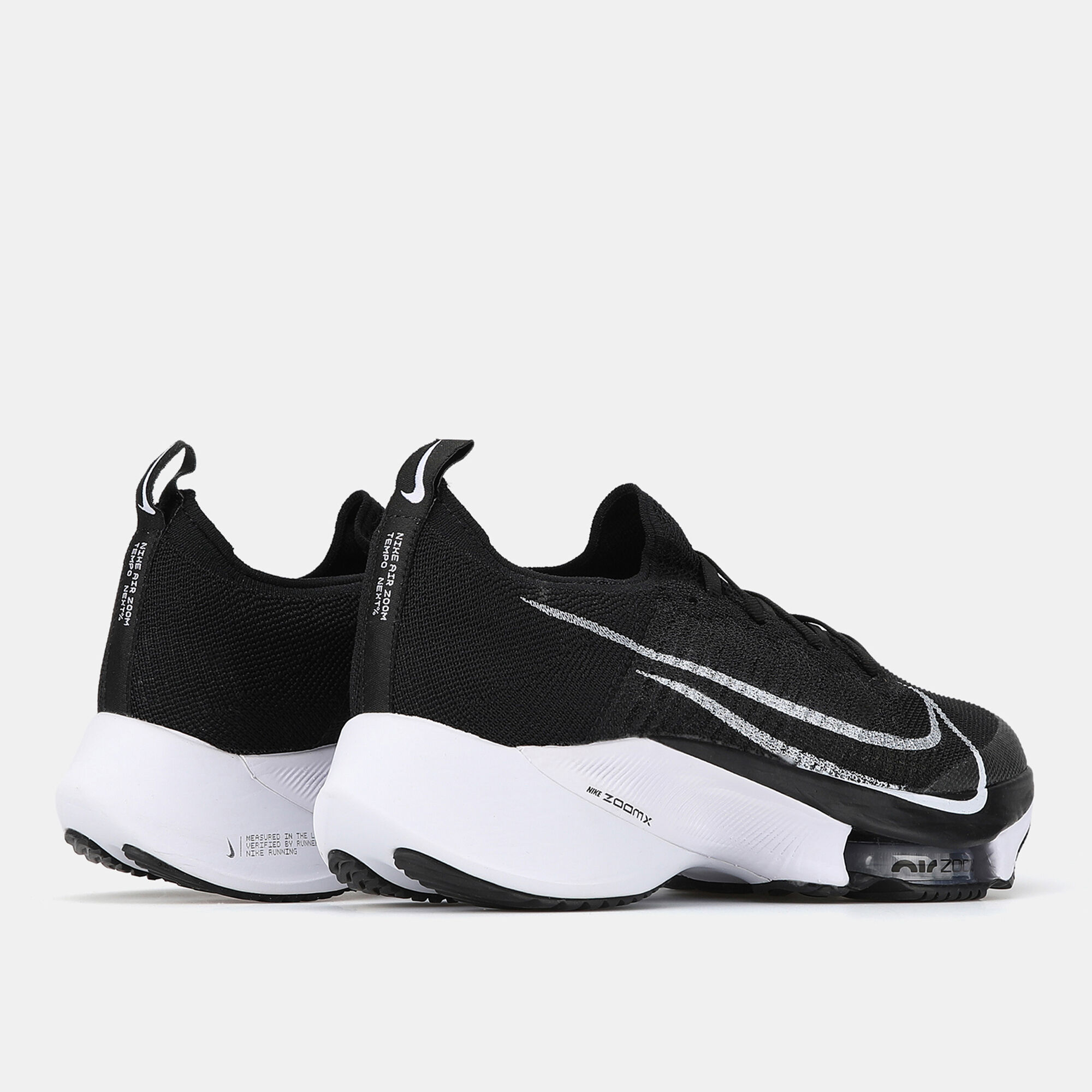 Nike top tempo sneakers
