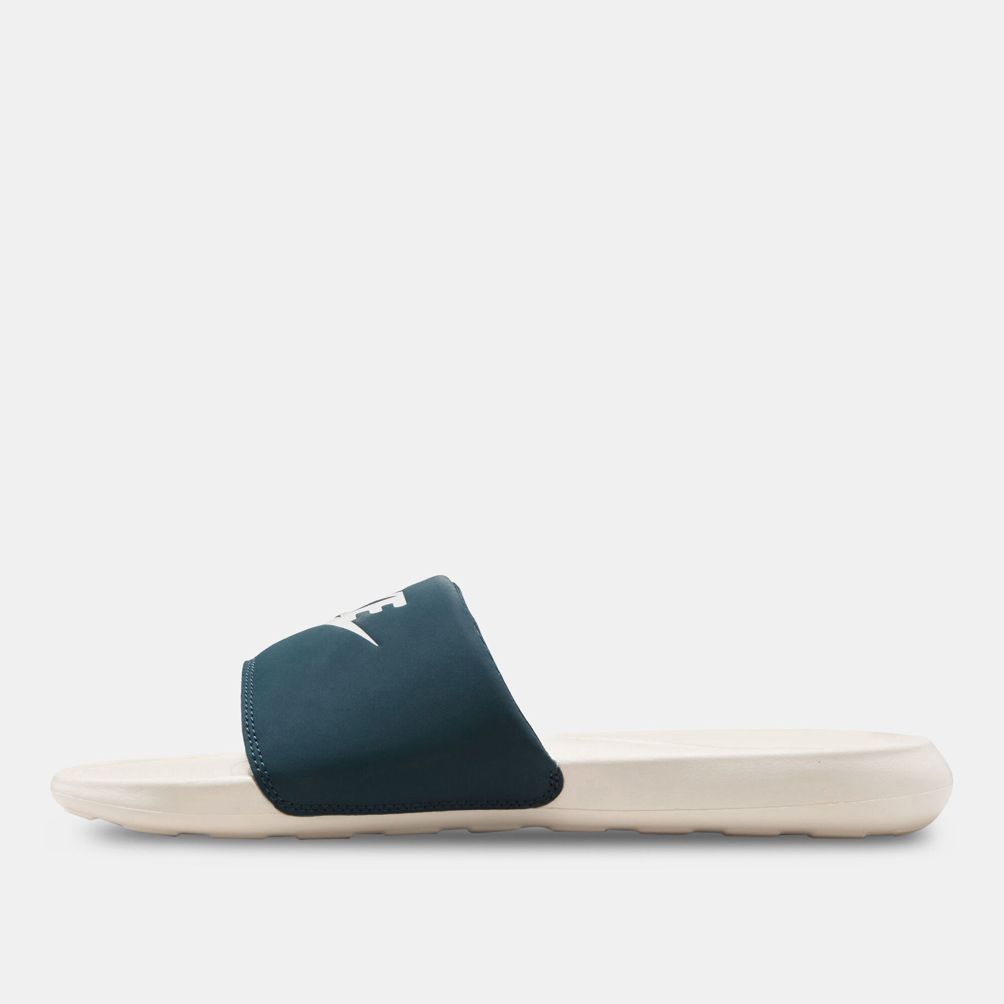 Men s Victori One Slides Green Nike in KSA SSS