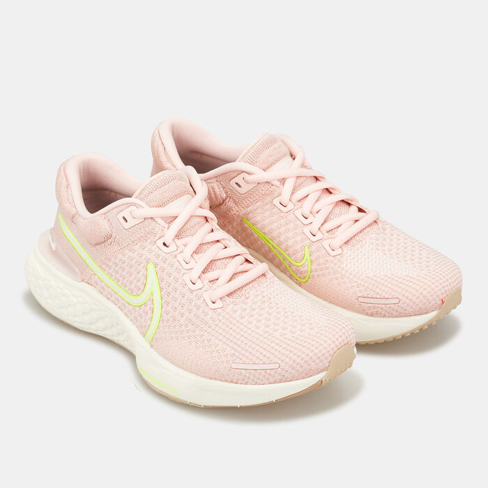 Nike Women's ZoomX Invincible Run Flyknit 2 Shoe Grey Nike Women's ZoomX Invincible Run Flyknit 2 Shoe Grey image number 1