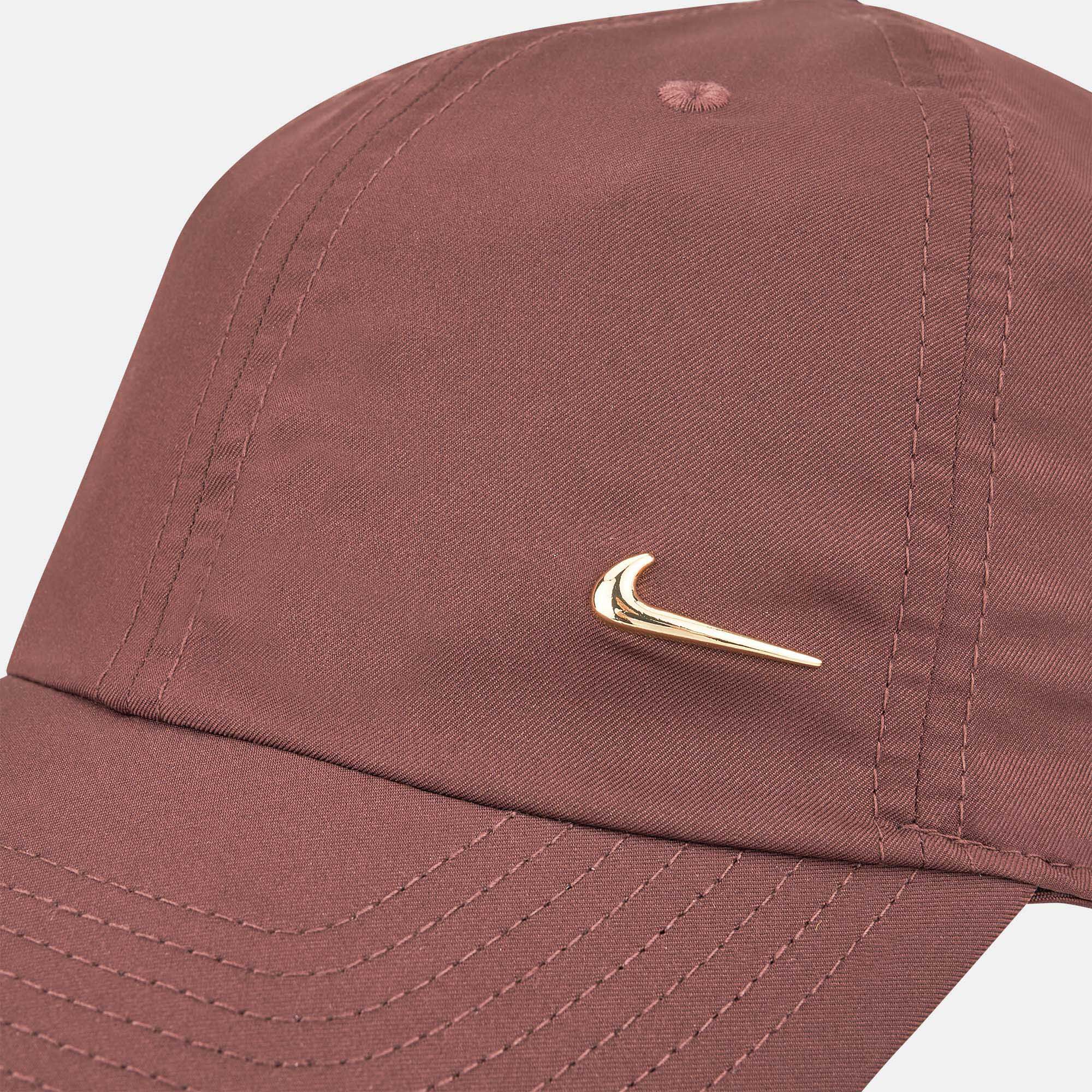 Nike metal swoosh cap red hotsell