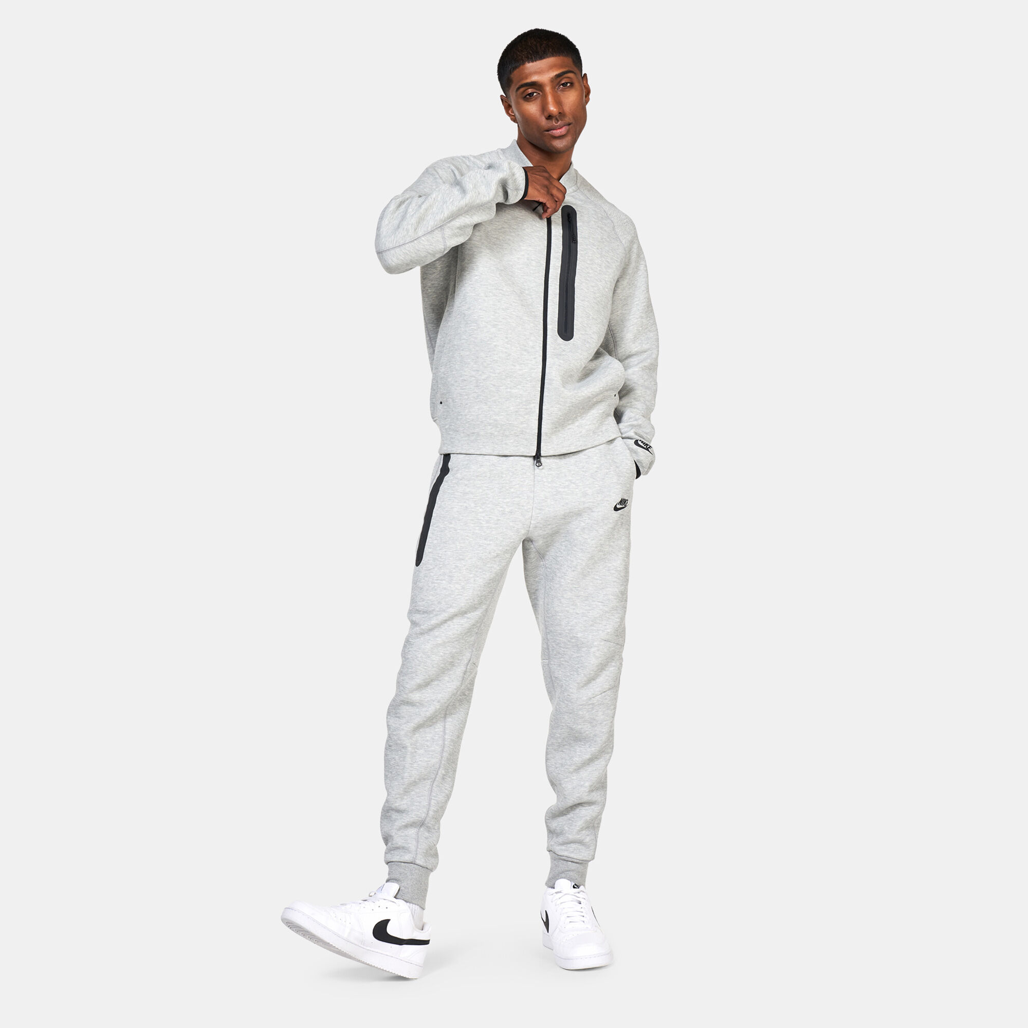 Nike tech fleece bomber deals