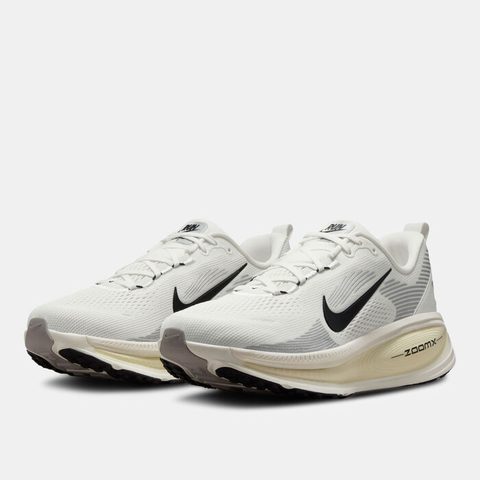 Nike Men's Vomero 18 Road Running Shoes Ivory Nike Men's Vomero 18 Road Running Shoes Ivory image number 1