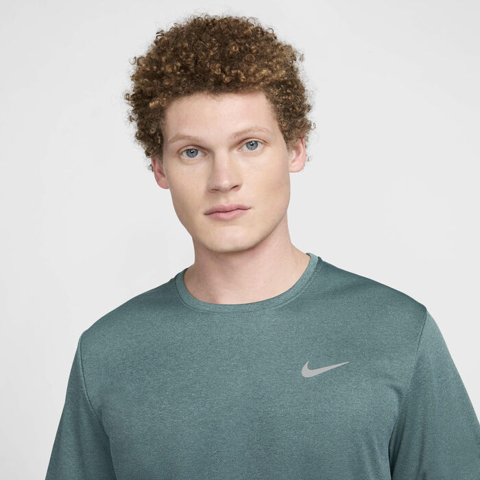 Nike Men's Miler Dri-FIT UV Running T-Shirt Green Nike Men's Miler Dri-FIT UV Running T-Shirt Green image number 2