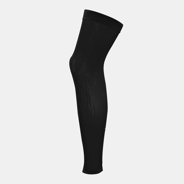 Mueller Graduated Compression Sleeve Black Mueller Graduated Compression Sleeve Black image number 0