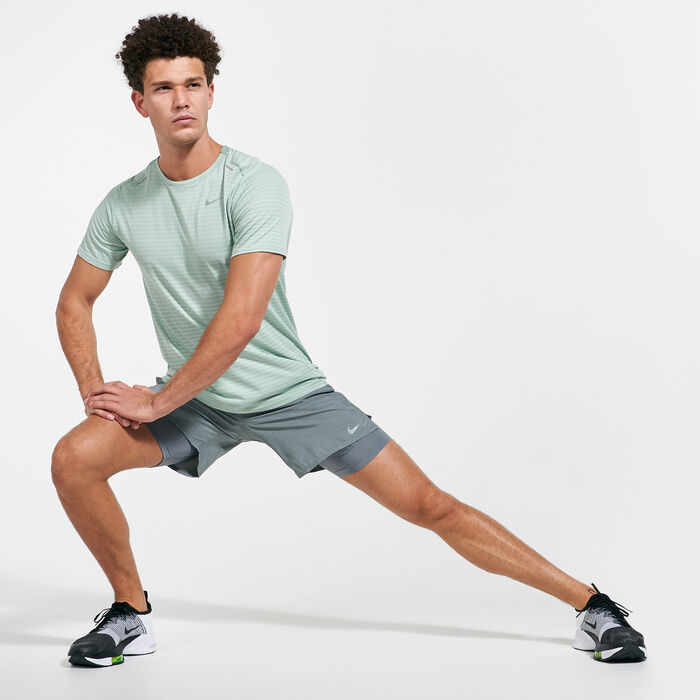 Nike Men's 2-in-1 7-inch Challenger Shorts Grey Nike Men's 2-in-1 7-inch Challenger Shorts Grey image number 2